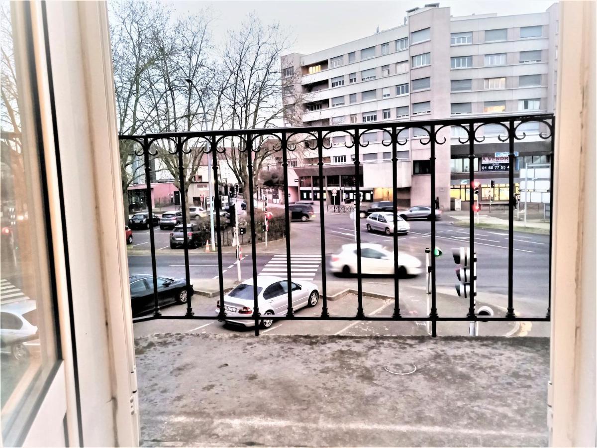 Appartement Proche Centre Ville, Gare Et Autoroute Melun Dış mekan fotoğraf
