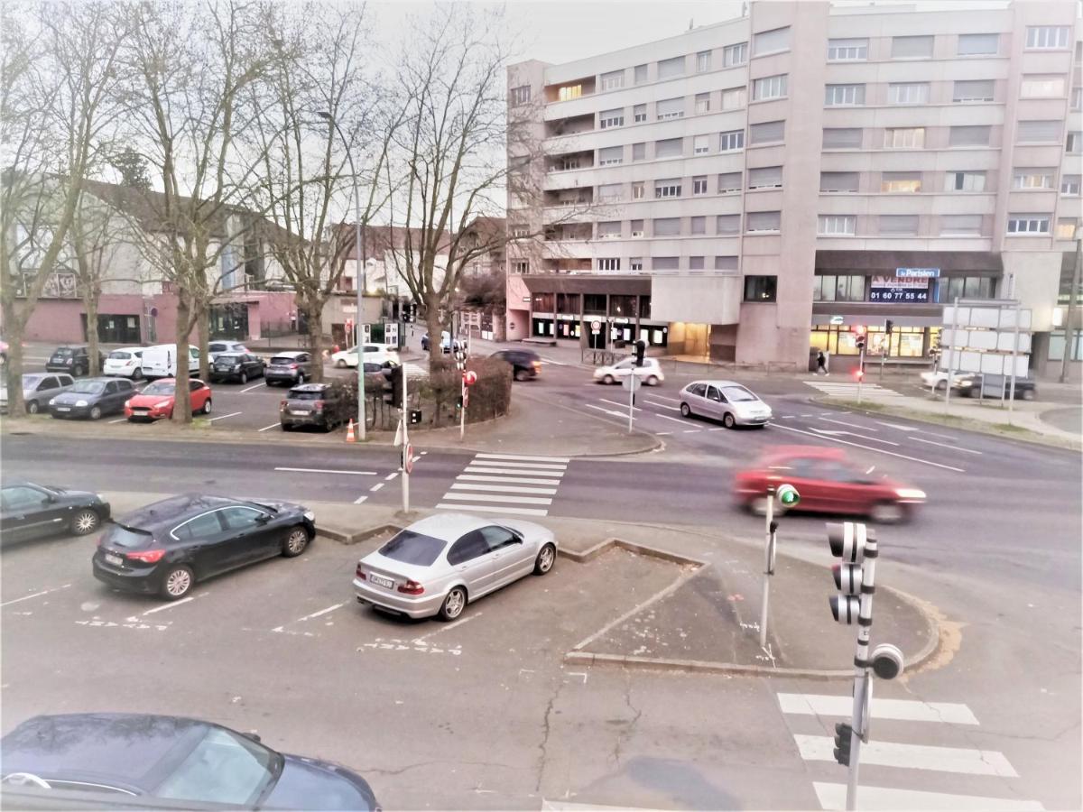 Appartement Proche Centre Ville, Gare Et Autoroute Melun Dış mekan fotoğraf